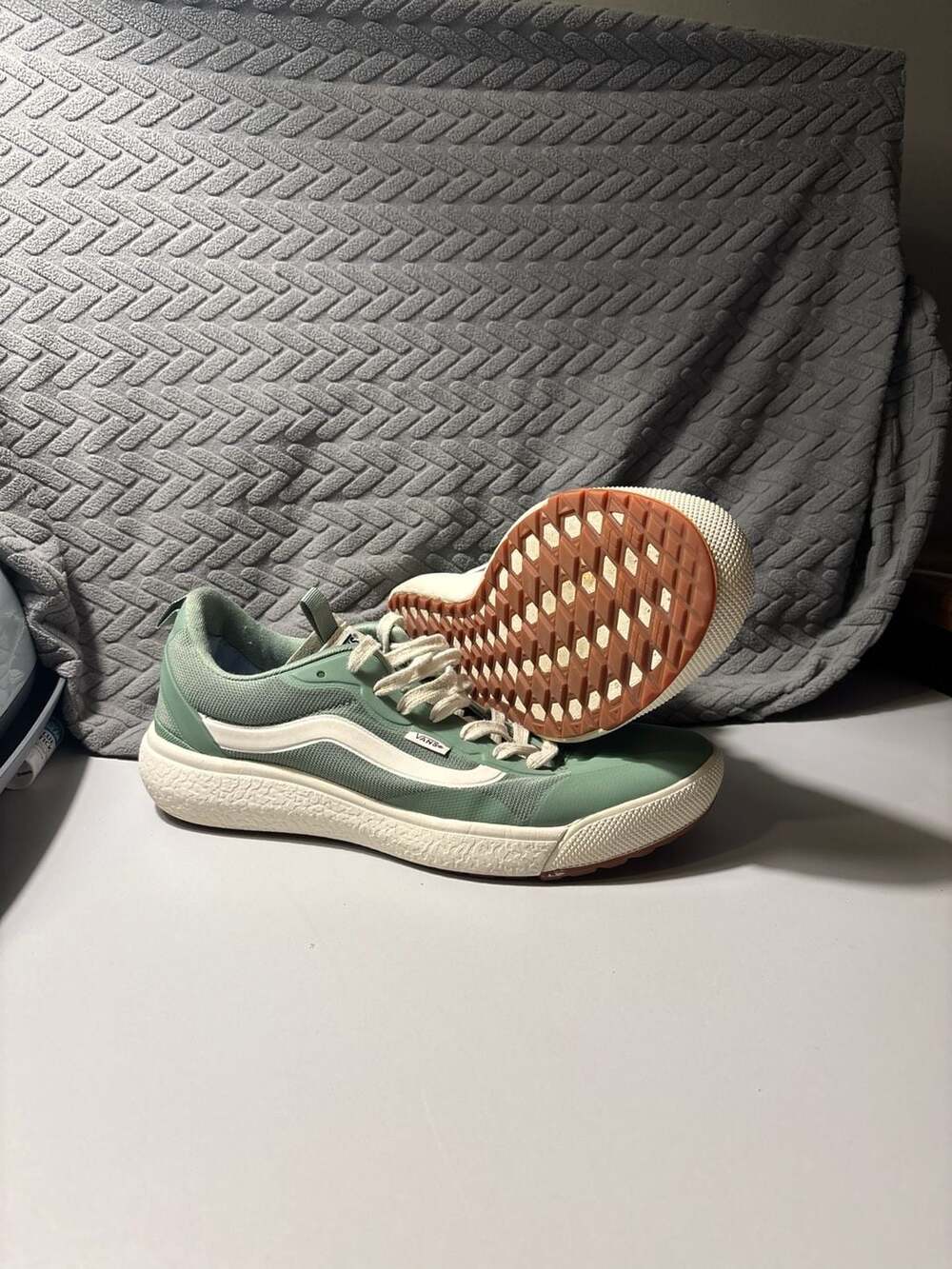 Vans UltraRange EXO Green Sneakers Men's Size 9 / Women's Size 10.5